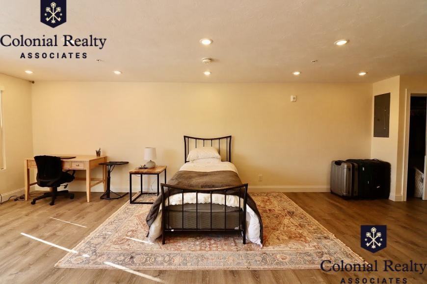 1024 Commonwealth Ave - Photo 7 of 10