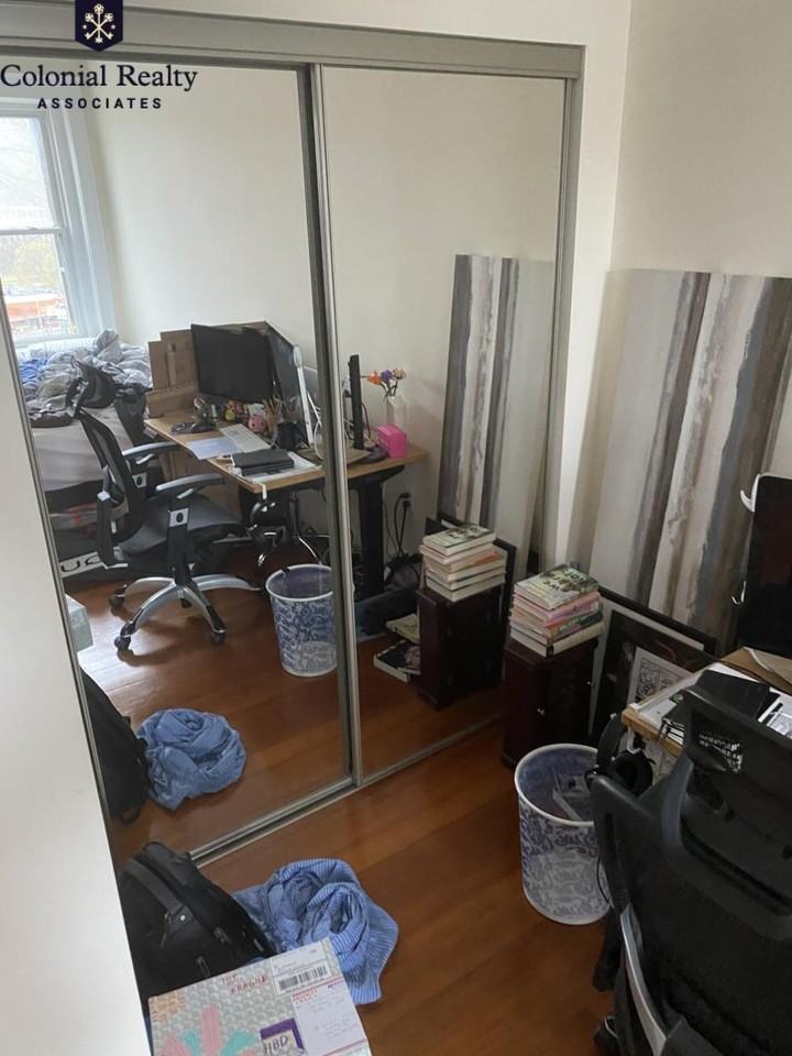 189 Winthrop Rd - Photo 3 of 10