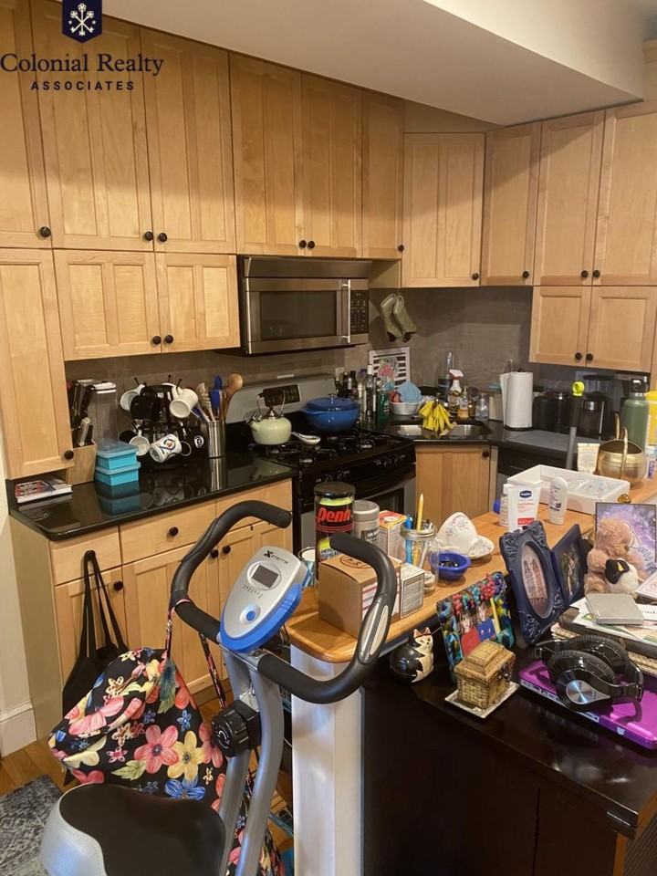 189 Winthrop Rd - Photo 6 of 10