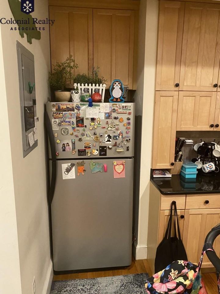 189 Winthrop Rd - Photo 7 of 10