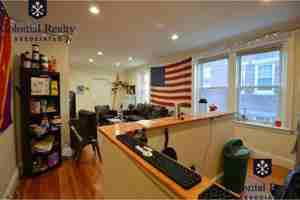 featured image of 75 Thatcher St