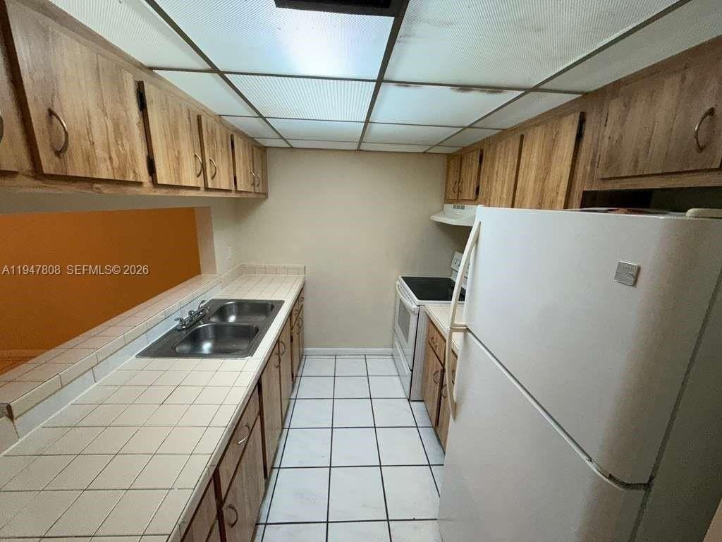 6031 Shakerwood Cir #107 - Photo 4 of 16