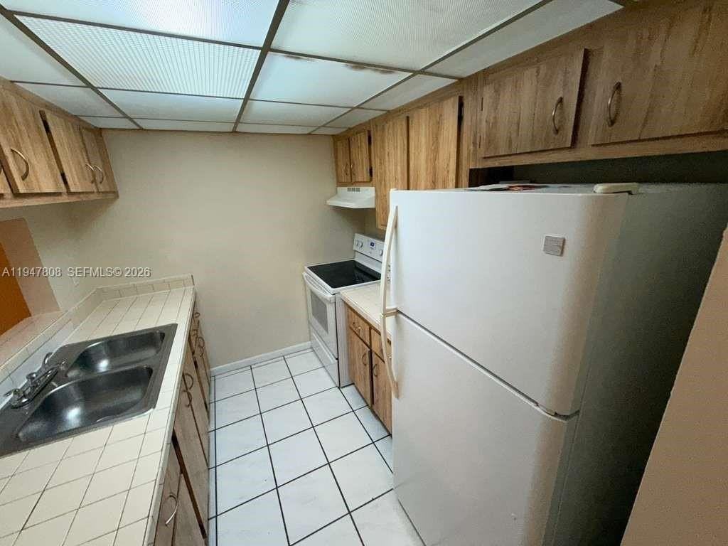 6031 Shakerwood Cir #107 - Photo 5 of 16