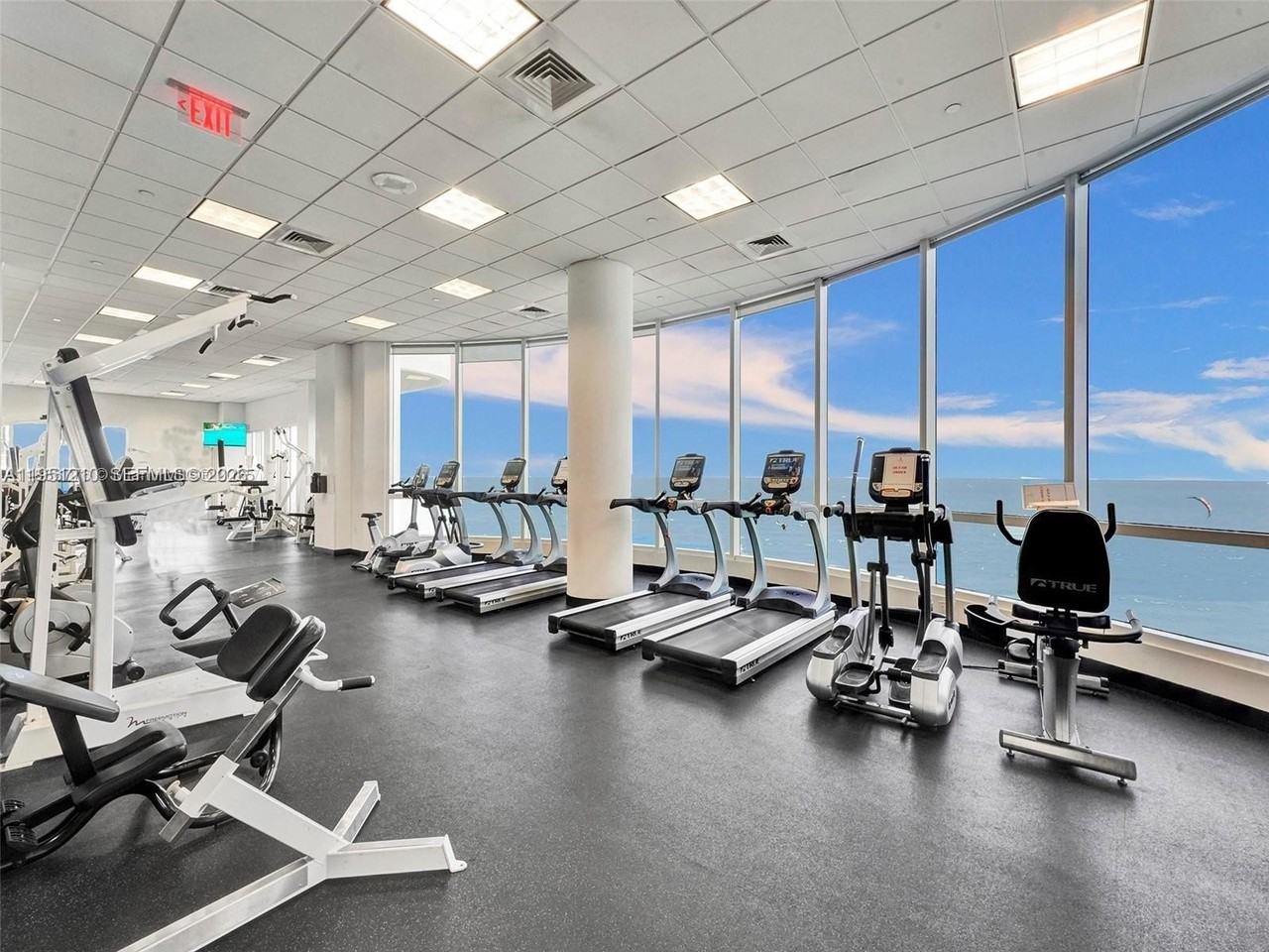 6365 Collins Ave #3102 - Photo 5 of 23