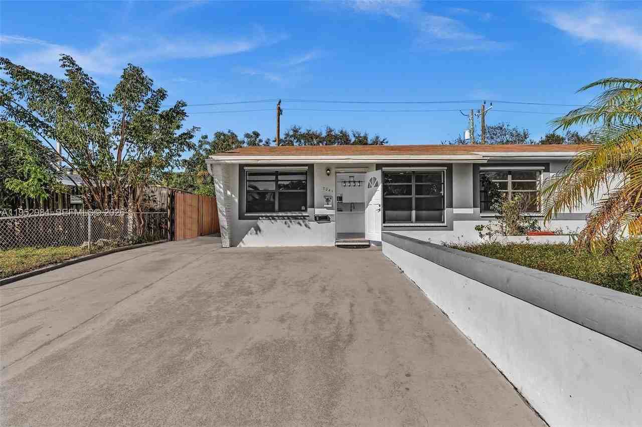 7041 Raleigh St #B - Photo 4 of 43