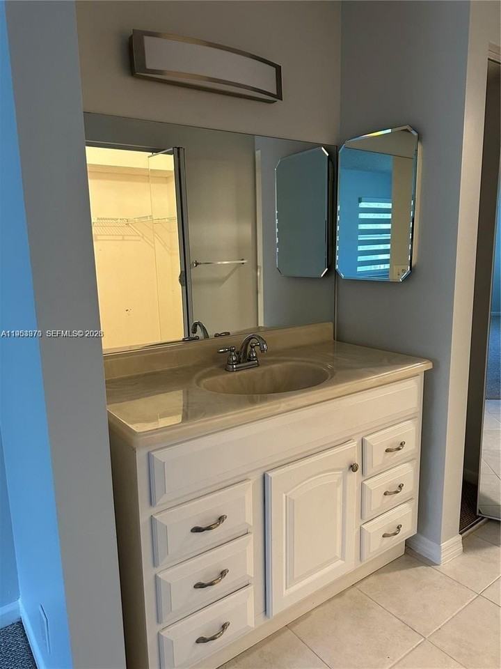 1200 Sw 124th Ter #202O - Photo 6 of 11