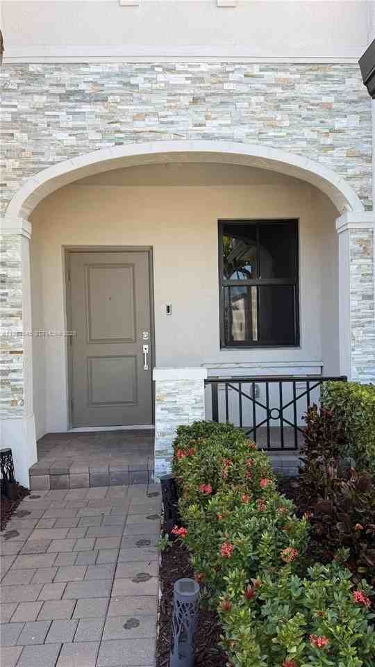 24640 Sw 119th Pl #24640 - Photo 4 of 46