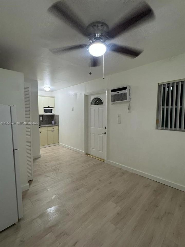 624 Mokena Dr - Photo 3 of 8