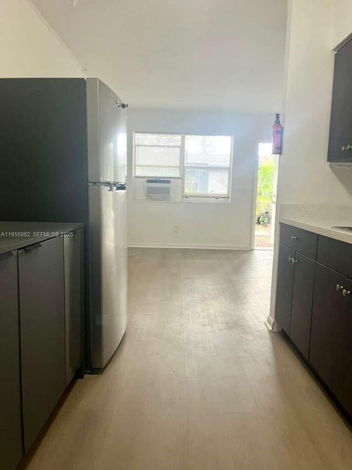 5510 Sw 32nd St #1 - Photo 4 of 15