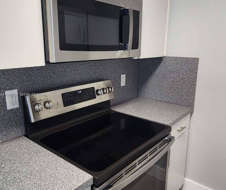 15354 Sunset Dr #31-11 - Photo 6 of 38