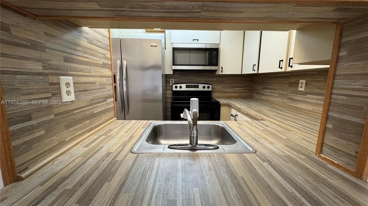 9688 Fontainebleau Blvd #201 - Photo 7 of 23