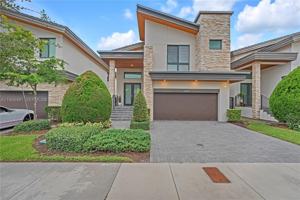 featured image of 10250 Nw 76th Ter