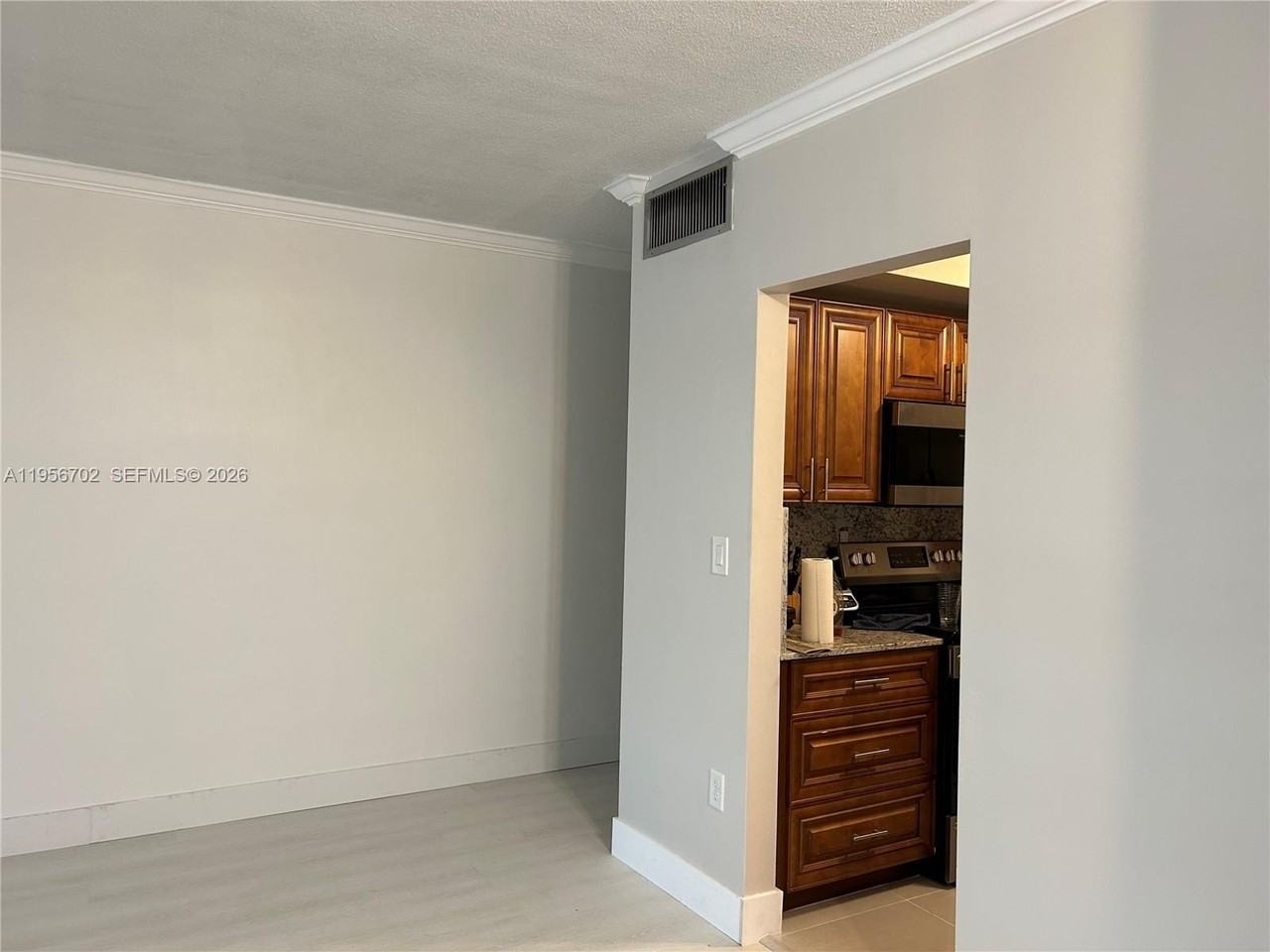 270 Ne 191st St #101