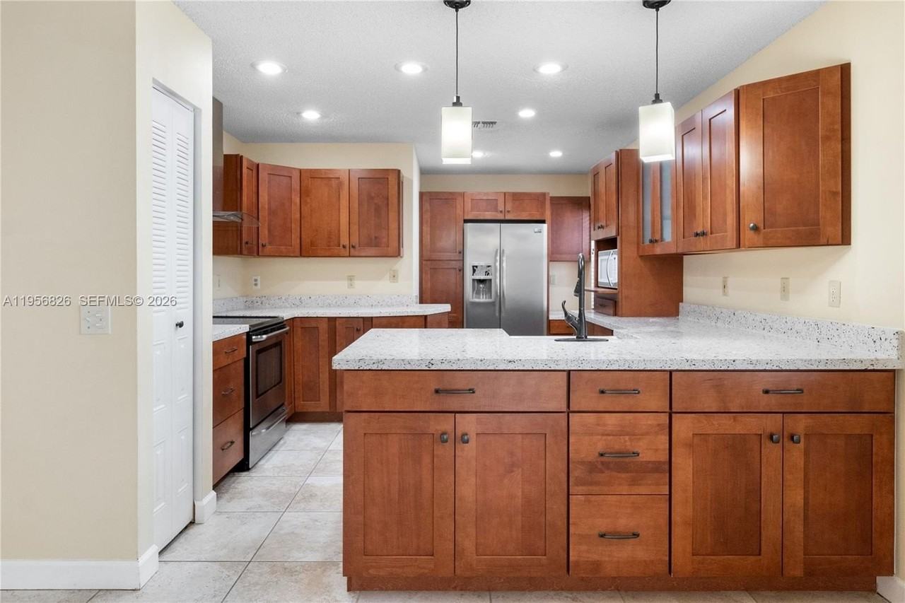 2707 Pinewood Ct #2707 - Photo 3 of 35