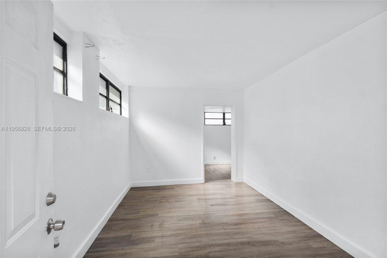 551 Nw 183rd St #551 - Photo 2 of 18