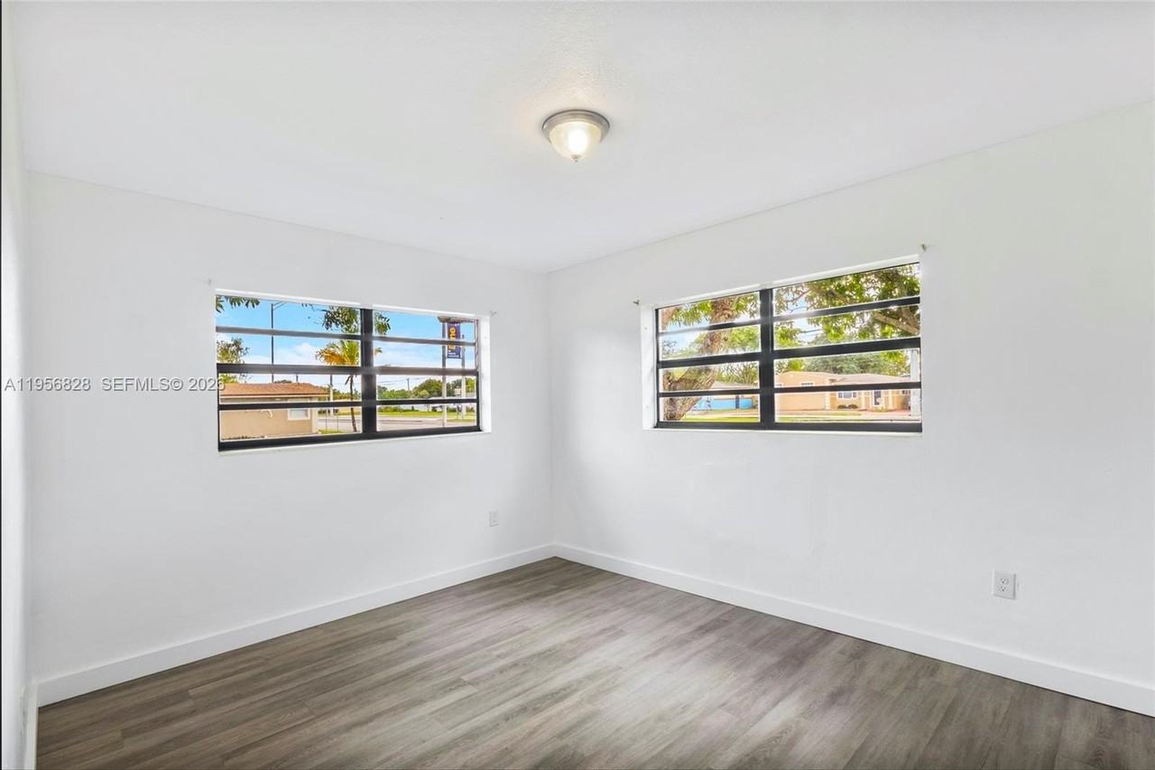 551 Nw 183rd St #551 - Photo 4 of 18