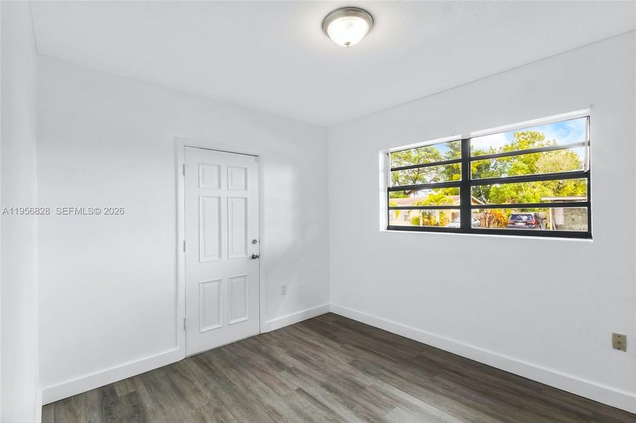 551 Nw 183rd St #551 - Photo 7 of 18