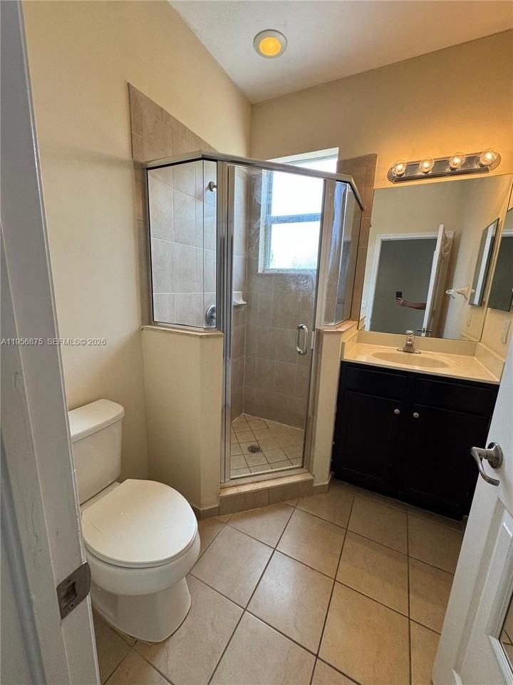 9401 Sw 171st Ave - Photo 6 of 12