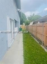 3677 Sw 25th Ter #X - Photo 2 of 12