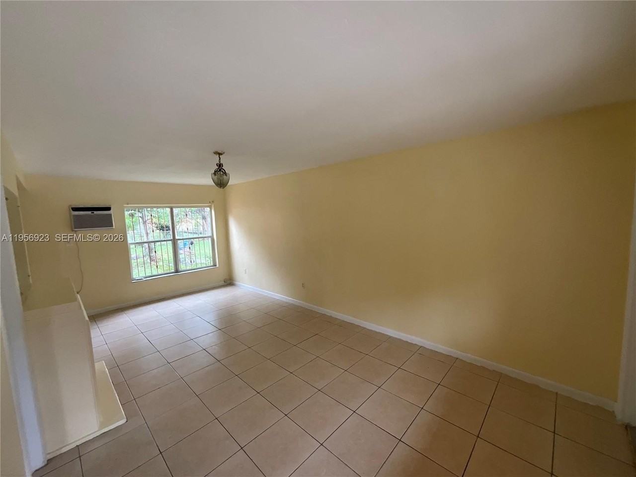 648 Ne 139th St #650 - Photo 5 of 15