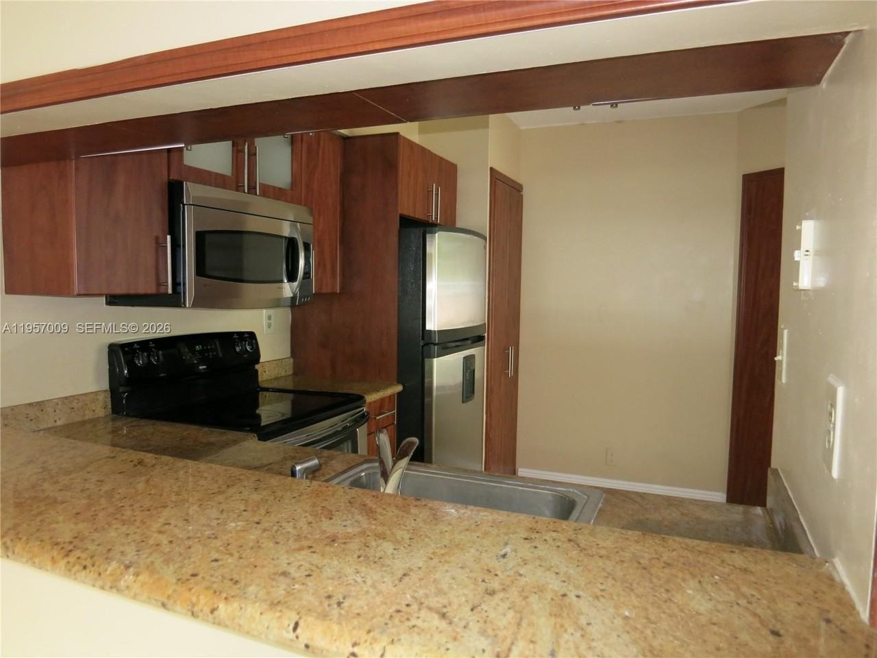 9079 Sw 138th Pl #9079 - Photo 7 of 24