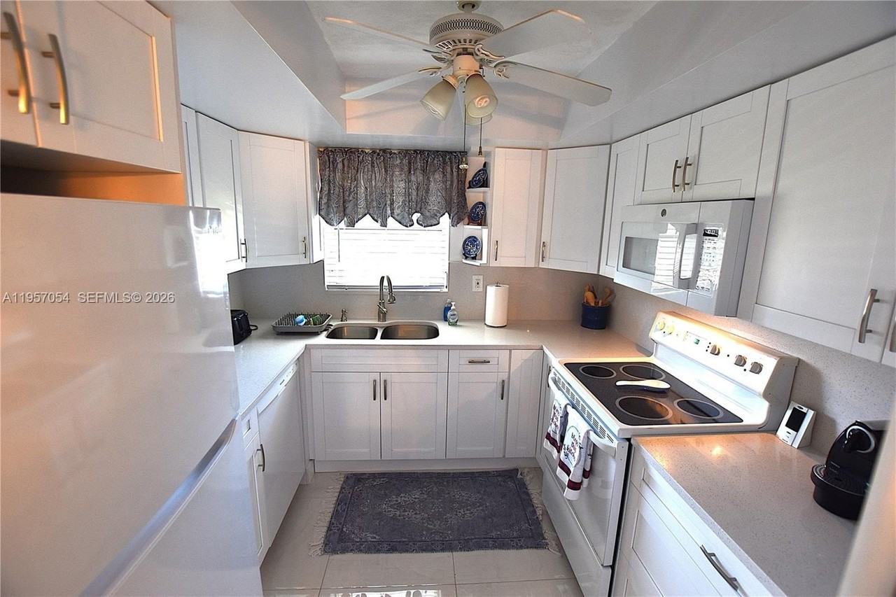 2750 Emory Dr E #H - Photo 3 of 37