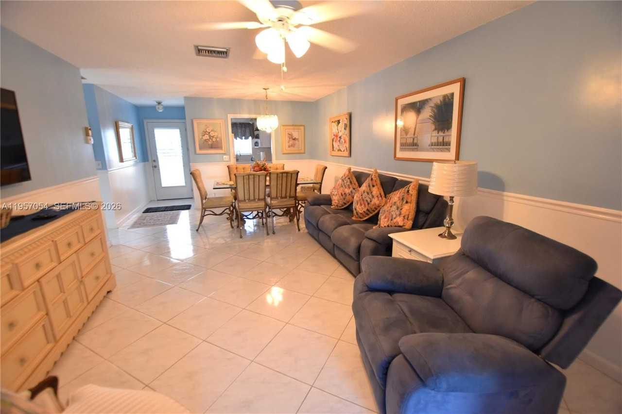 2750 Emory Dr E #H - Photo 4 of 37