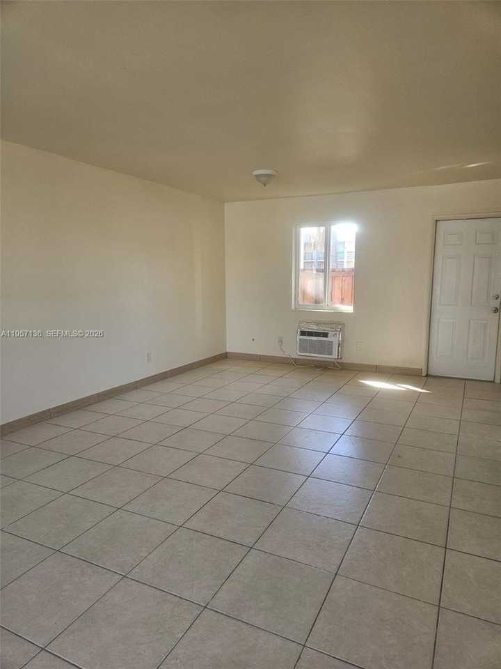 2230 Madison St #01 - Photo 3 of 7