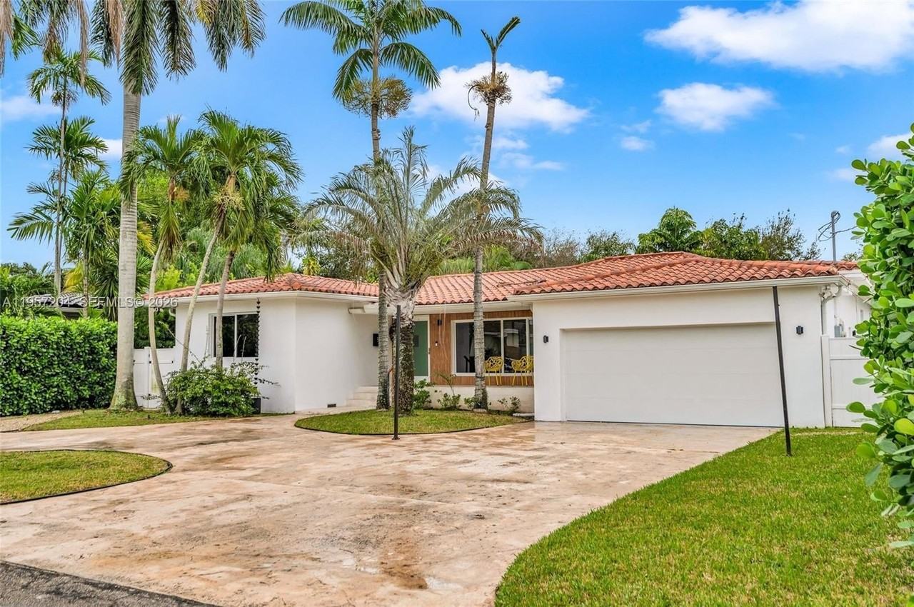 1080 Ne 104th St - Photo 4 of 50