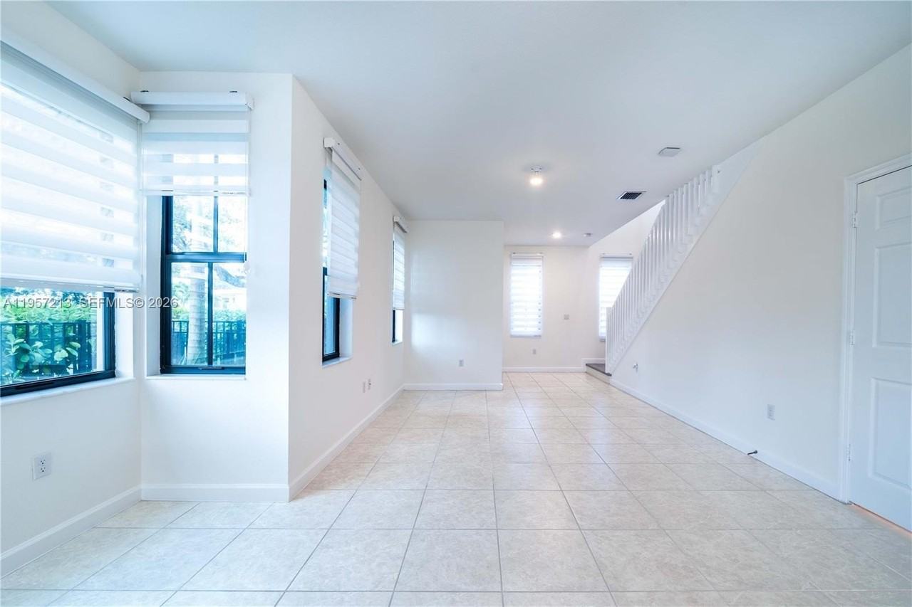 1928 Sw 5th Blvd #1928 - Photo 7 of 45