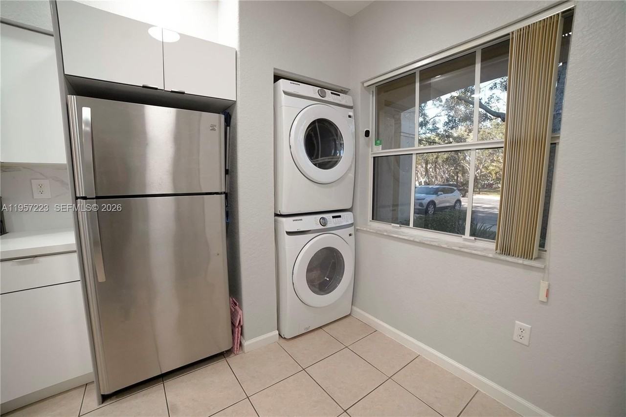 8360 Sw 27th St #104 - Photo 5 of 32