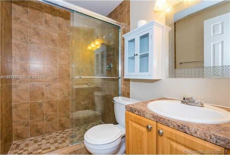 127 Nw 13th Ave #REAR - Photo 7 of 9