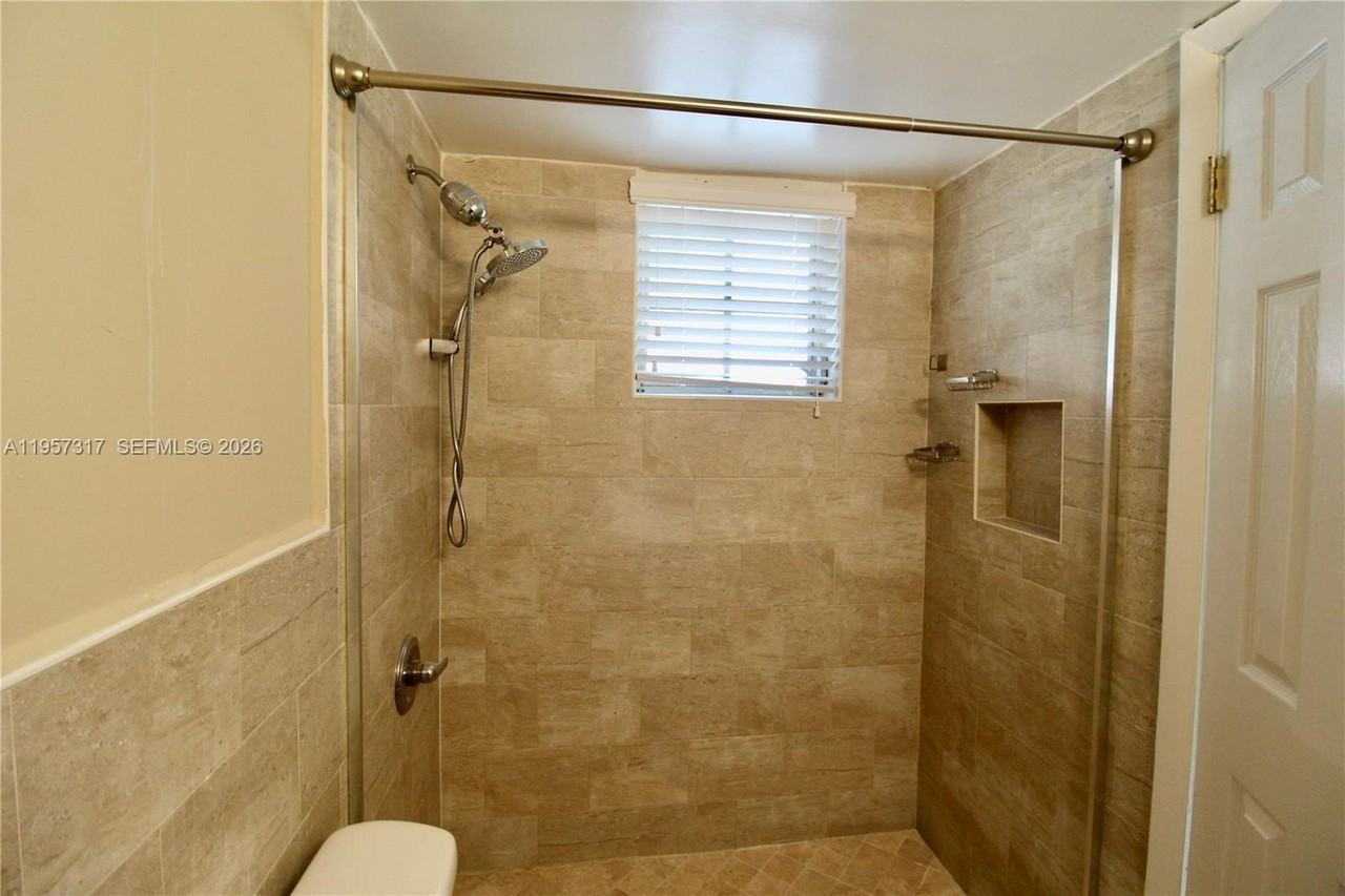 2290 Nw North River Dr #16 - Photo 3 of 22