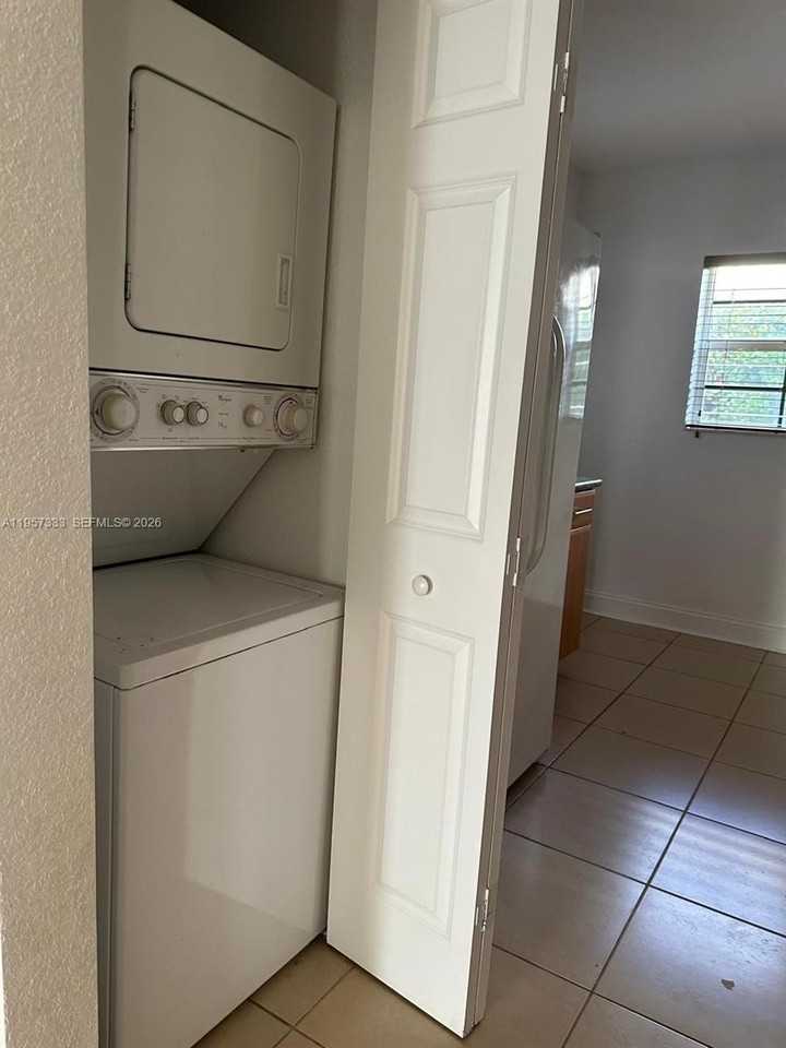 1065 97th St #1A - Photo 7 of 14