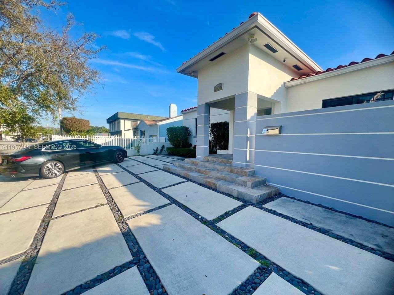 2726 Sw 19th Ter #2726 - Photo 2 of 50