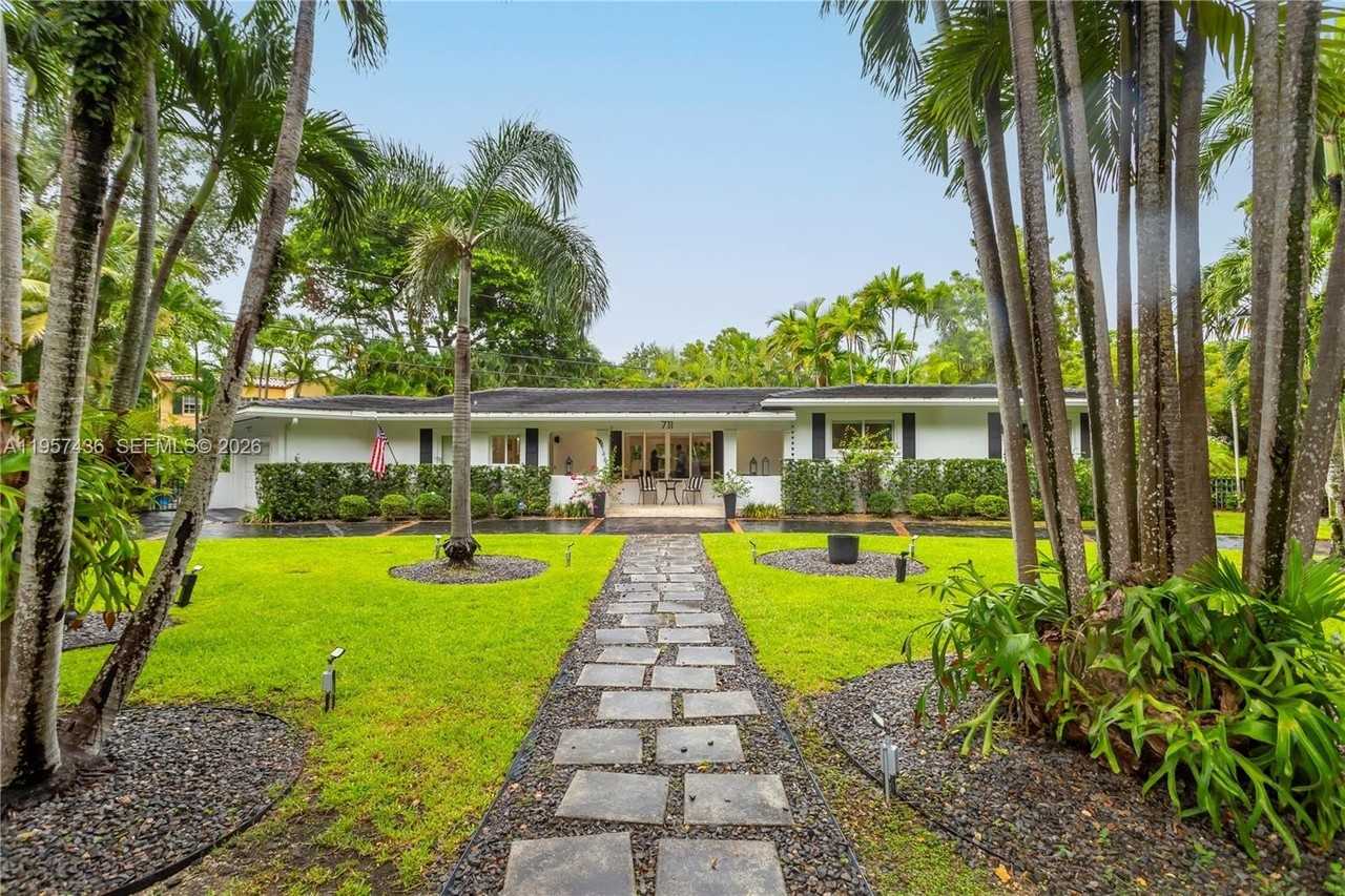 711 Sunset Rd #711 - Photo 2 of 4