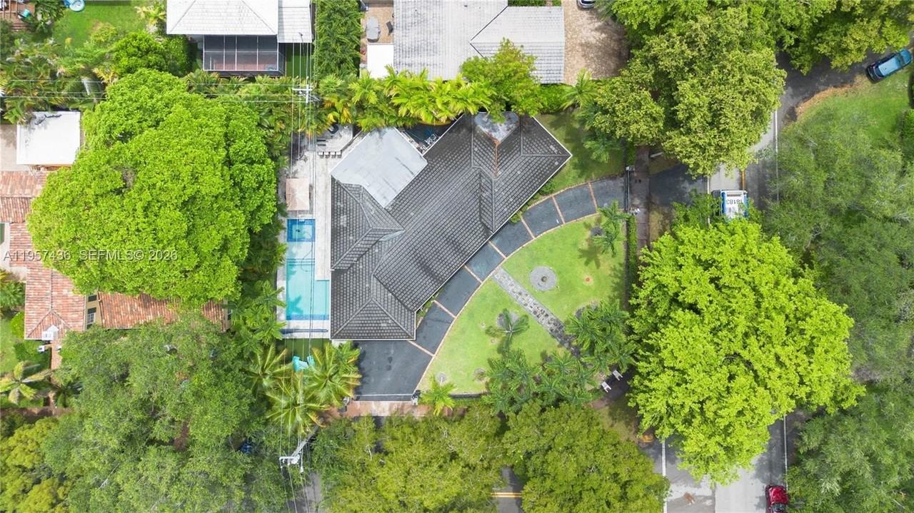 711 Sunset Rd #711 - Photo 4 of 4