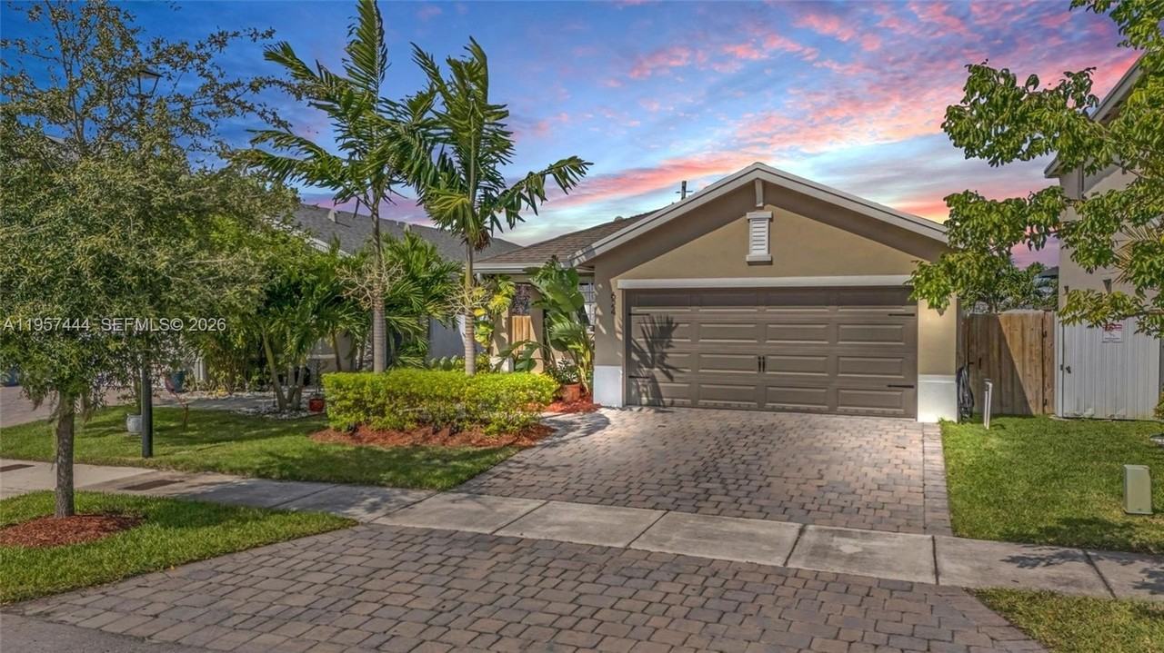 624 Ne 5th Way #0 - Photo 2 of 29