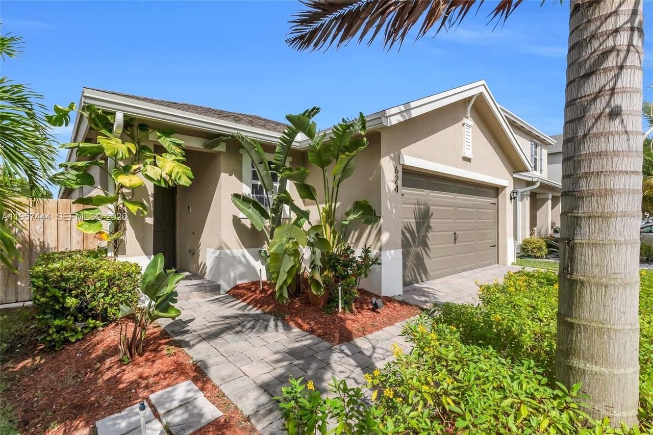 624 Ne 5th Way #0 - Photo 4 of 29