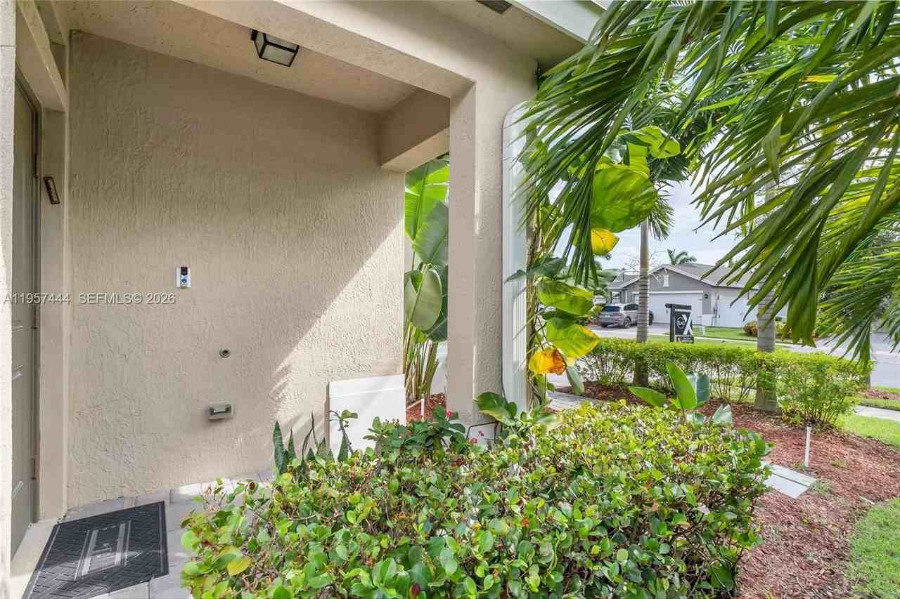 624 Ne 5th Way #0 - Photo 6 of 29