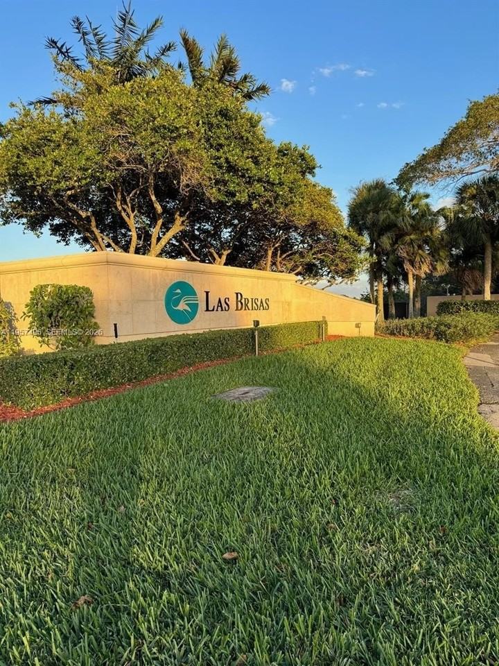 17850 Nw 19th St #17850 - Photo 2 of 34