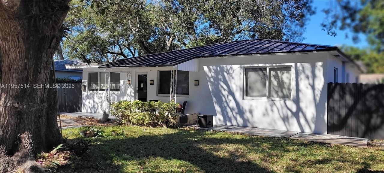 875 Ne 130th St #0 - Photo 2 of 7