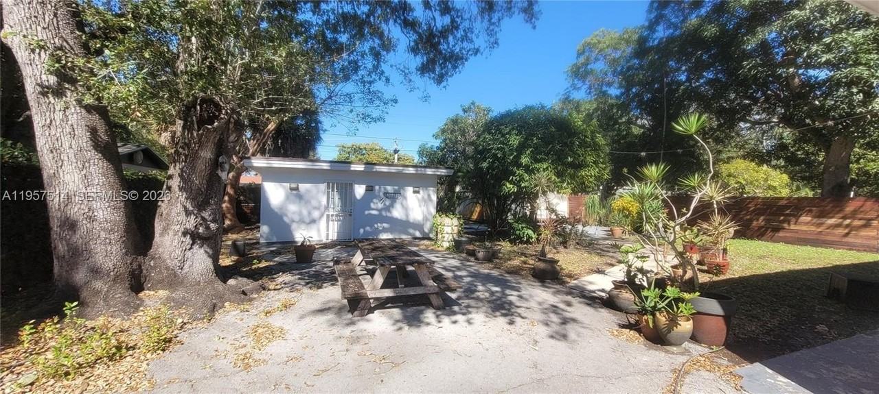 875 Ne 130th St #0 - Photo 6 of 7