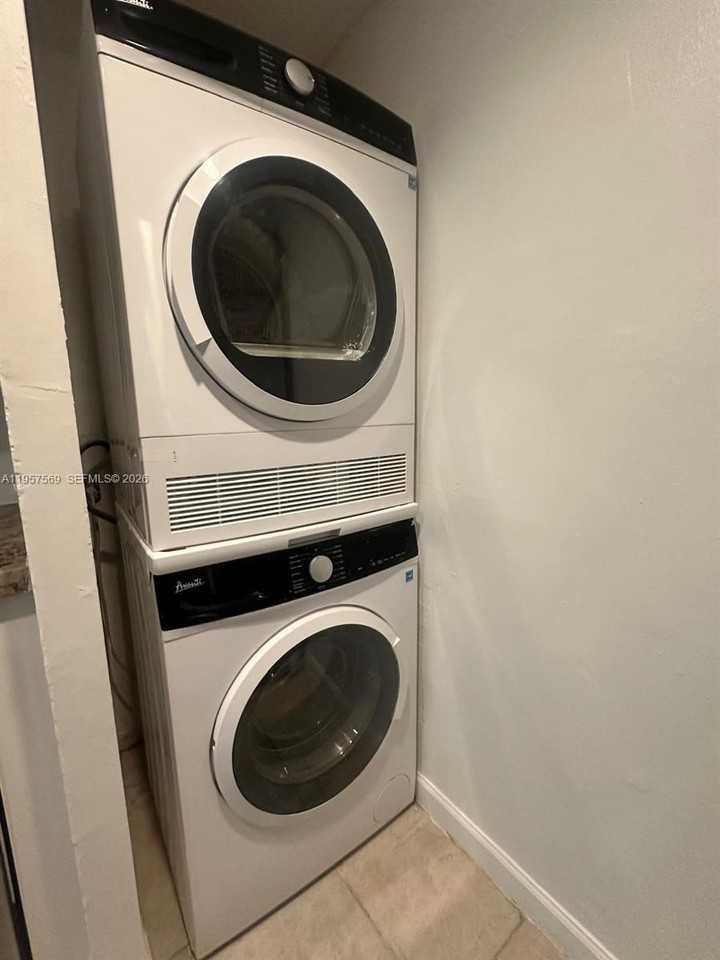 10206 Twin Lakes Dr #15B - Photo 4 of 22