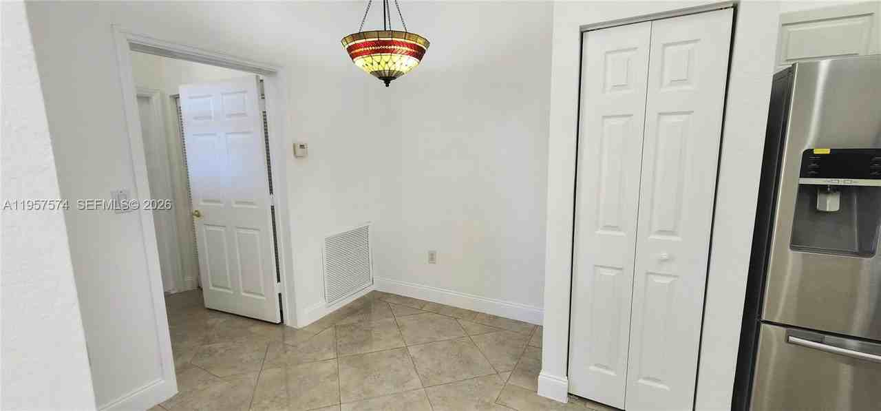 7400 S Aragon Blvd #3 - Photo 6 of 35