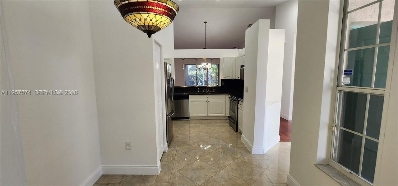 7400 S Aragon Blvd #3 - Photo 7 of 35