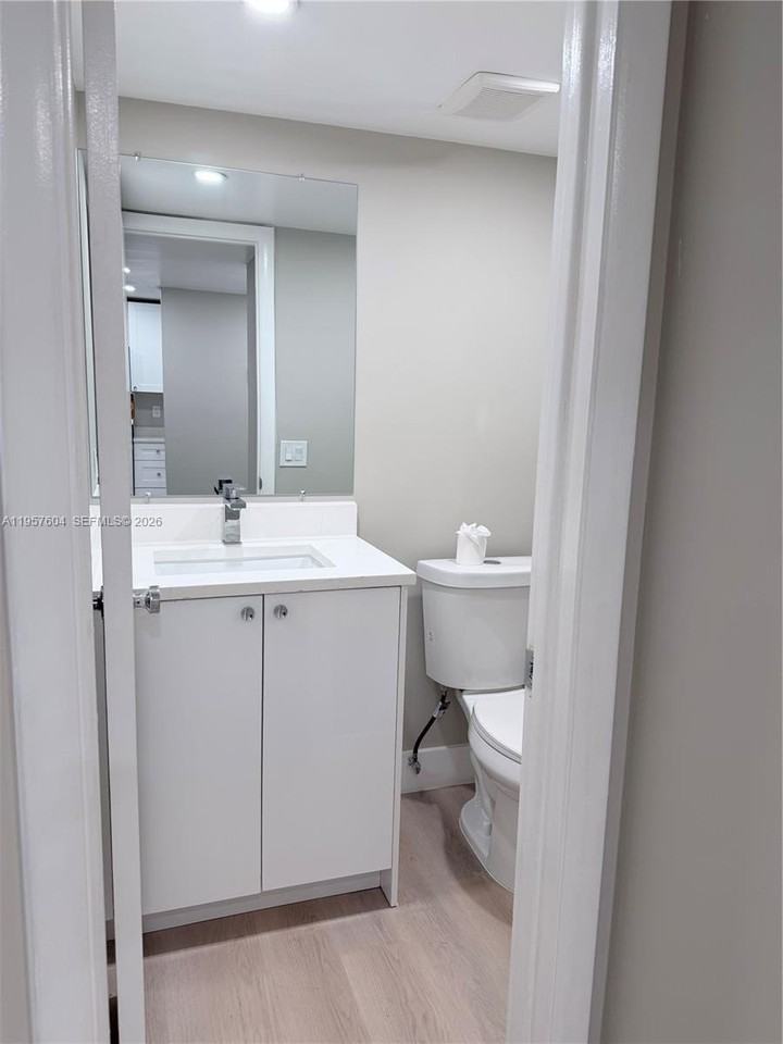 2324 S Cypress Bend Dr #117 - Photo 6 of 12