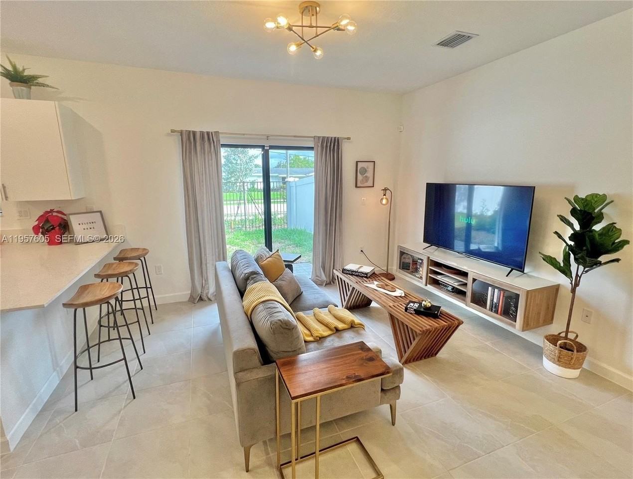 20433 Nw 4th Ct - Photo 3 of 27