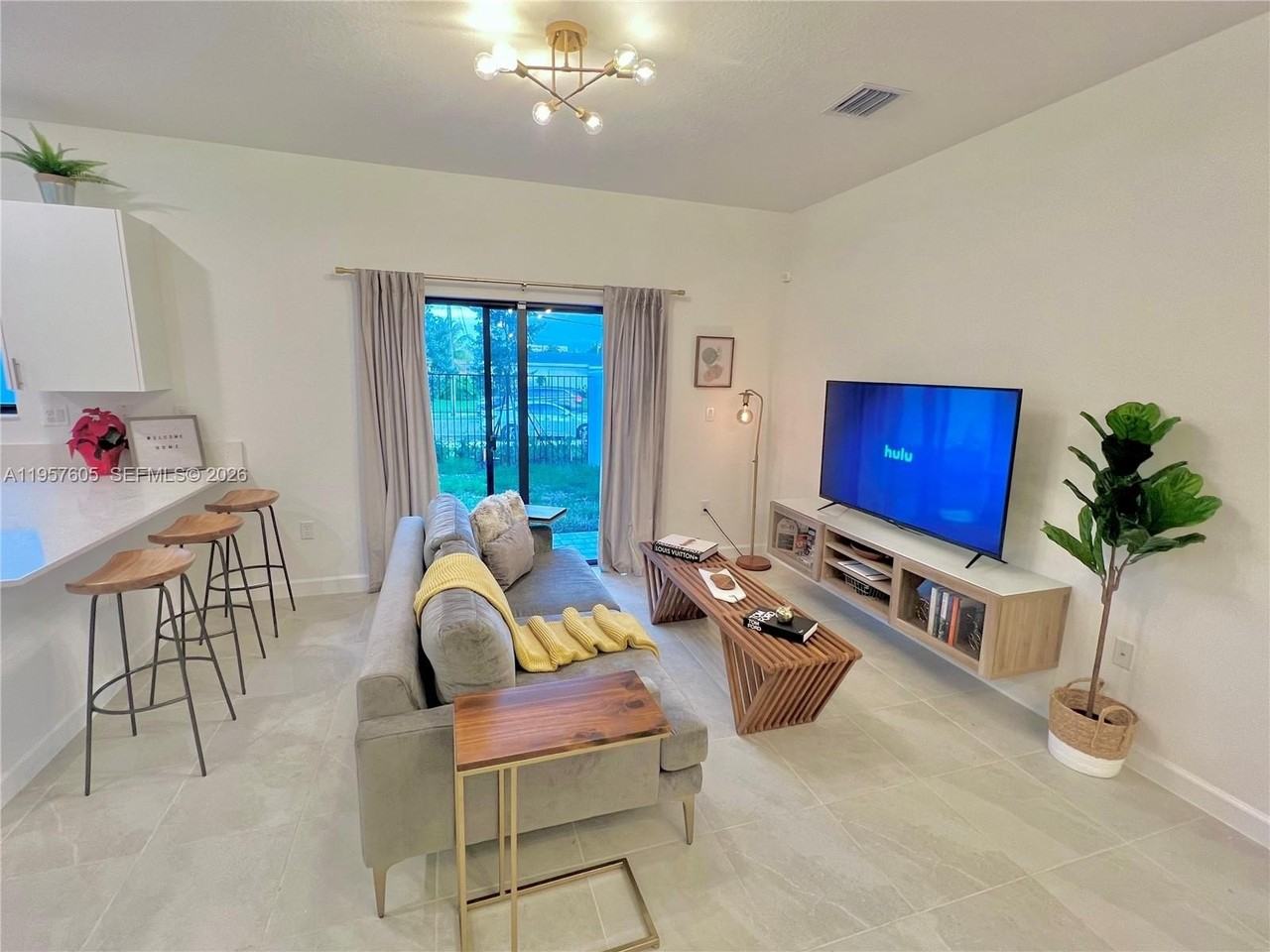 20433 Nw 4th Ct - Photo 5 of 27