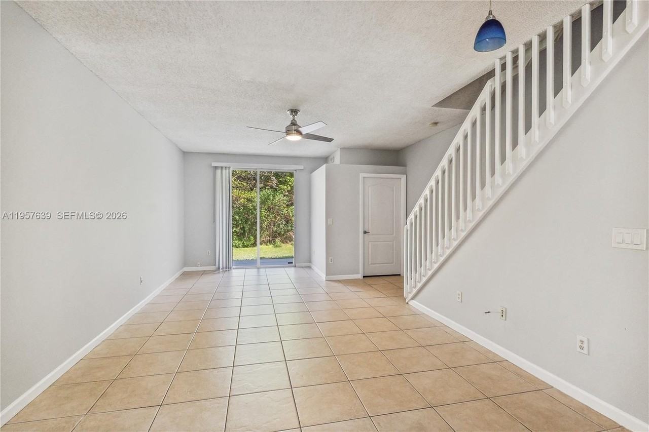 5758 Nw 48th Ave - Photo 2 of 25